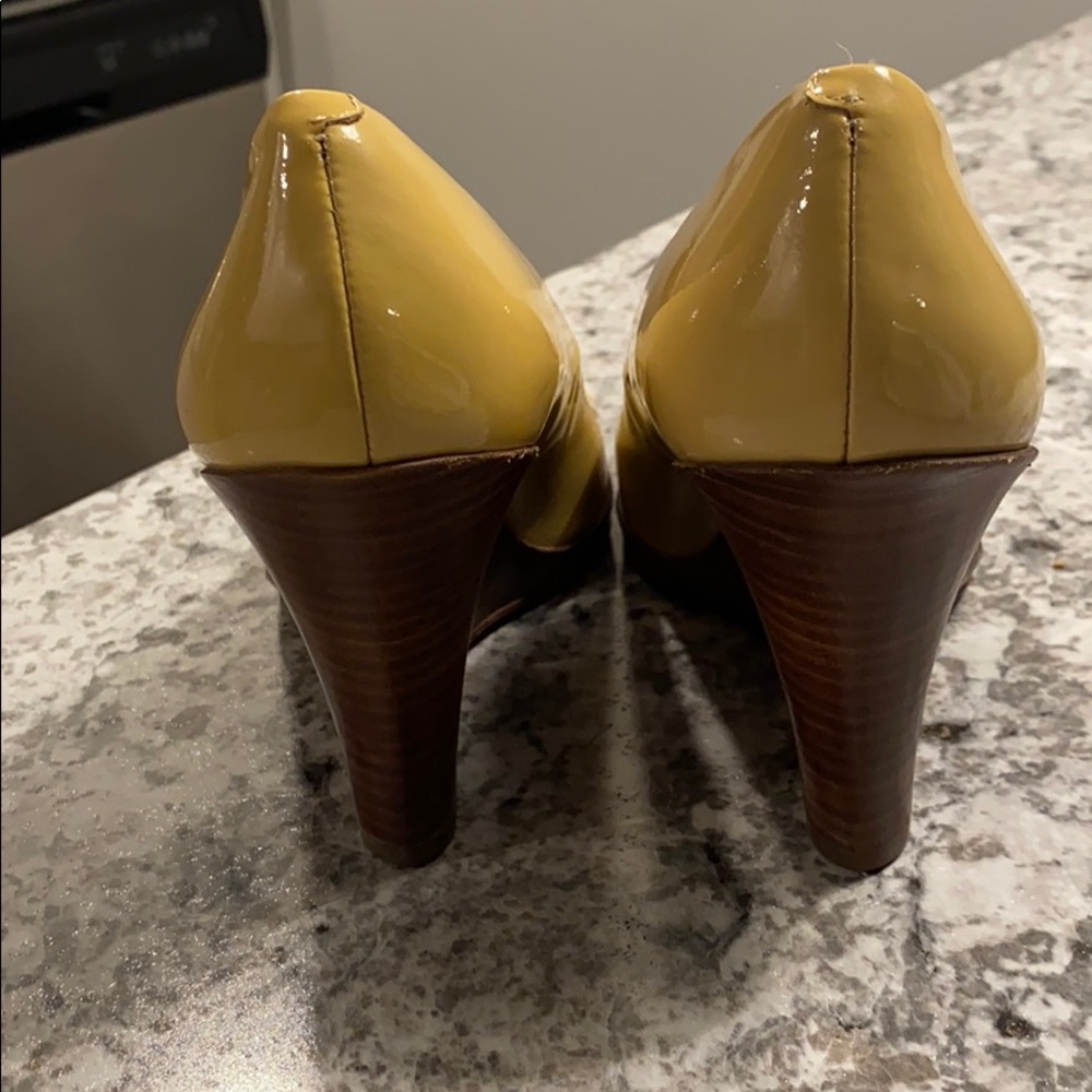 Cole Haan nude wedges size 7.5 - Picture 2 of 8